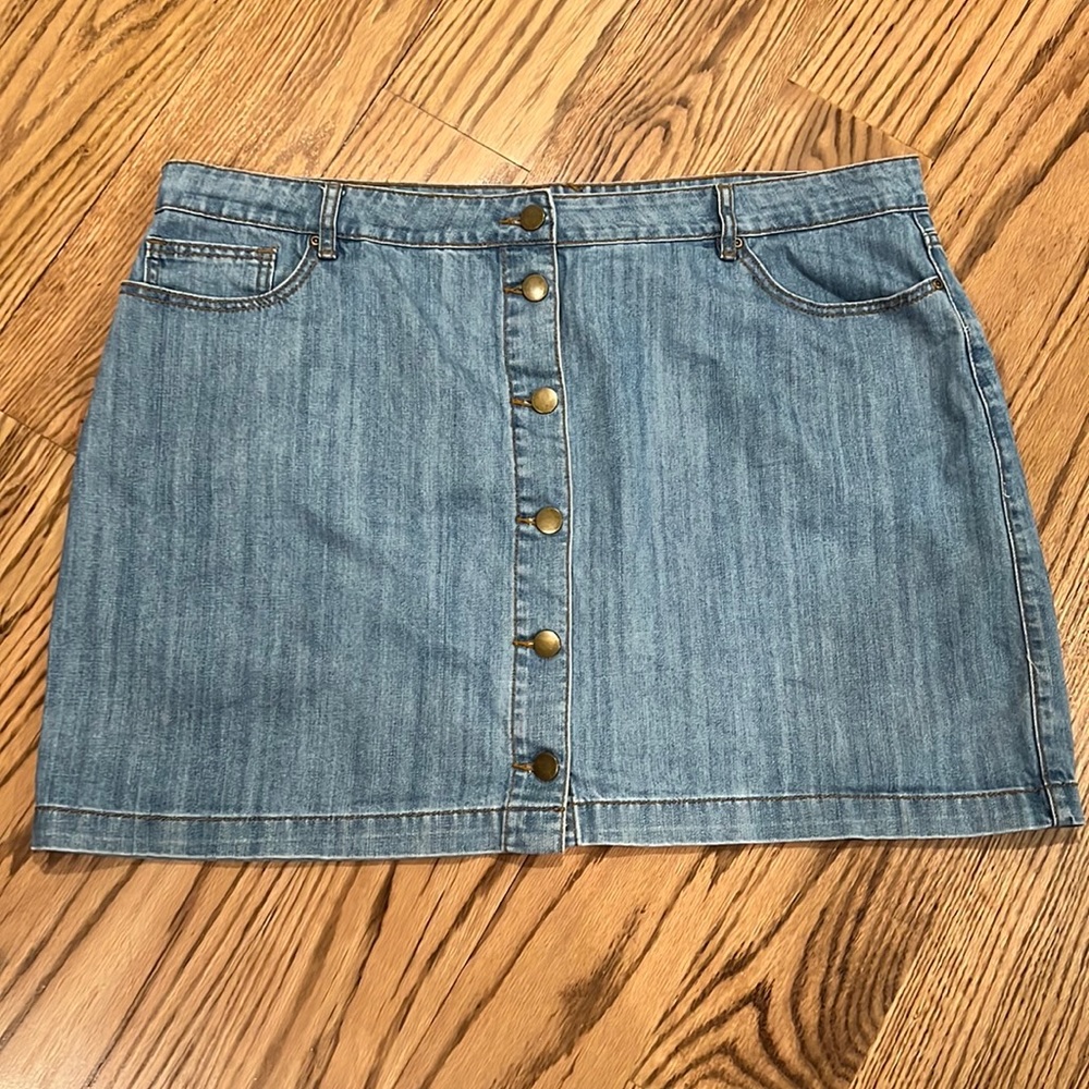 FOREVER 21 Denim Skirt.  Size 20